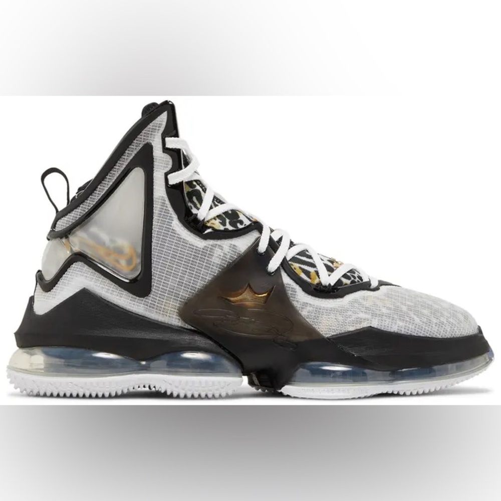 Nike LeBron 19 XIX Royalty Size 8
